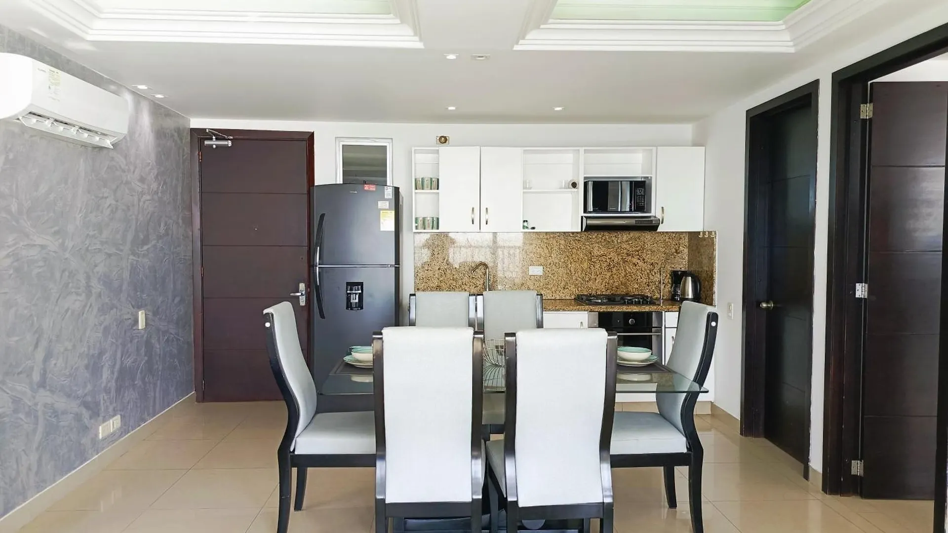 Apartamentos Palmetto - Frente Al Mar Cartagena Colombia